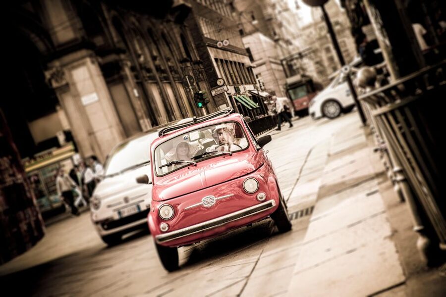 Milan: Slow Tour by Vintage Red Fiat 500 (1 hour, 1 stop) - What the private group price really means