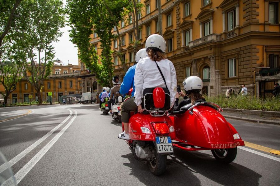 Morning Vespa Sidecar Tour with Cappuccino - What riding in the sidecar is actually like