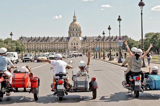 Paris Highlights city tour on a vintage Sidecar Motorcycle - Starting beside the Seine at Saint-Michel