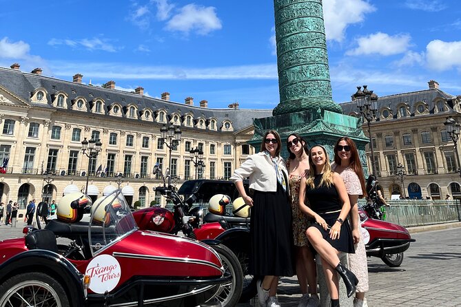 Paris Highlights: Private Sidecar Tour - The Guide’s Role: Driver, Storyteller, and Photographer