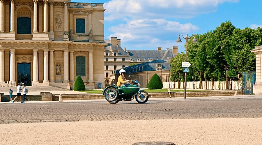 Paris: Private Vintage Sidecar Tour with Hotel Pickup - Language, timing, and booking details