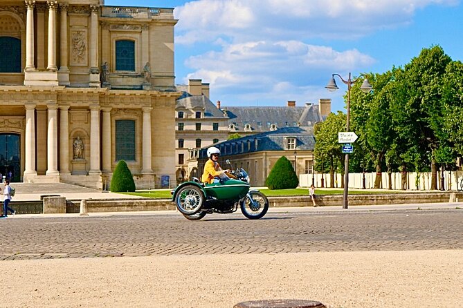 Paris: Private Vintage Sidecar Tour with Pick-Up at your Hotel - What the ride feels like in real use