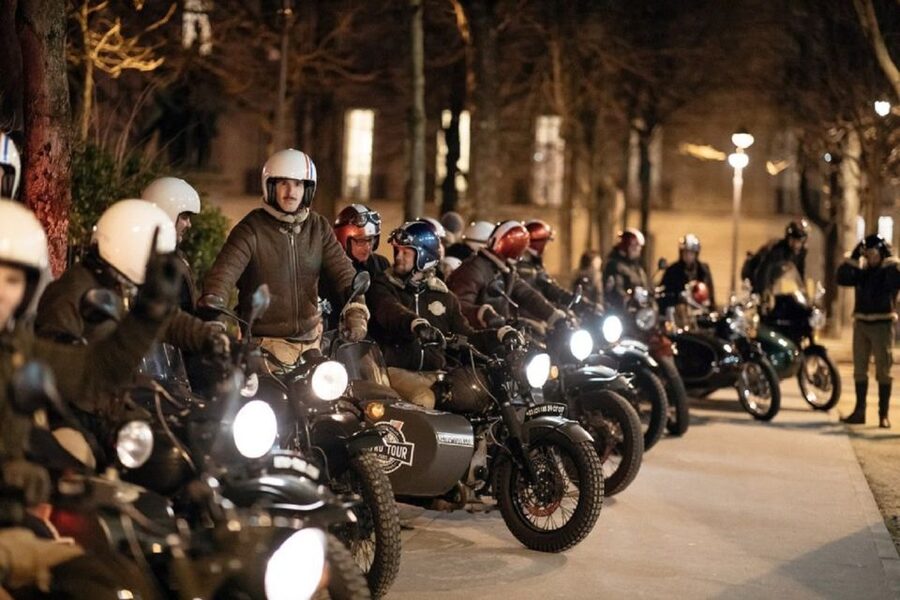 Paris: Romantic Sidecar Tour by Night with Champagne - Seating, weather, and practical comfort