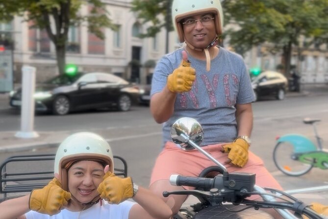 Paris: Shoot a Vertical Video on a Sidecar with a Pro Filmmaker - Who will enjoy this most?