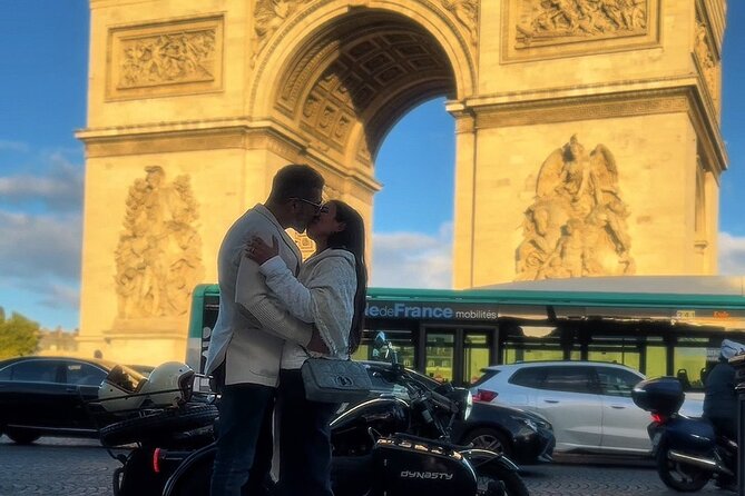 Paris: Shoot a Vertical Video on a Sidecar with a Pro Filmmaker - What filmmaker Raphael adds