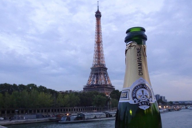 Paris Vintage Tour by Night on a Sidecar with Champagne - Arc de Triomphe and the Eiffel Tower toast