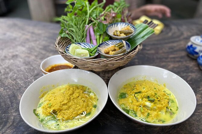 Phnom Penh Evening Foodie Vespa Tour / Tuk Tuk Available - Kandal Market and the everyday food scene