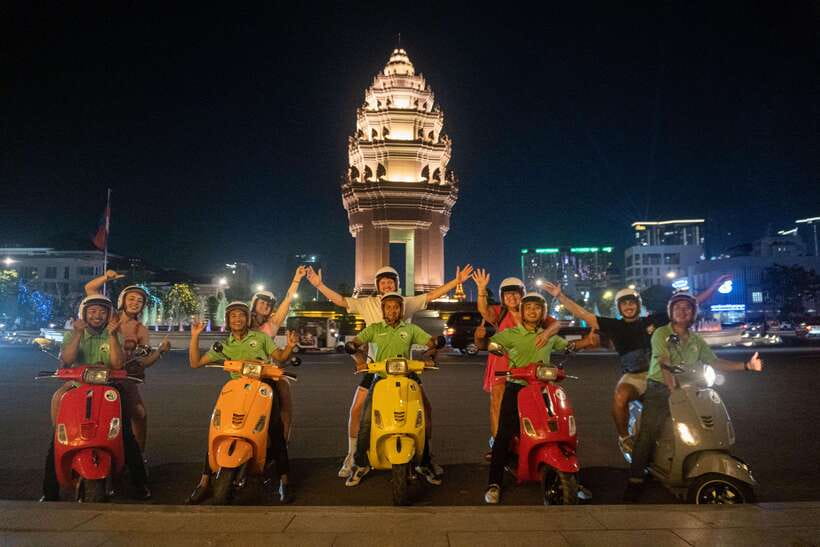 Phnom Penh Night Foodie Vespa Tour / Tuk Tuk Available - Five things to know before you book