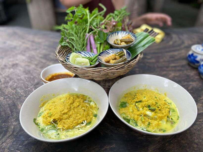 Phnom Penh Night Foodie Vespa Tour / Tuk Tuk Available - Phnom Penh Night Market and a taste of local evening life