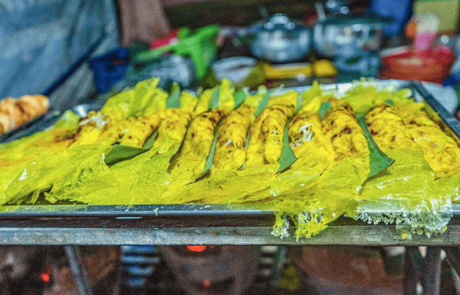 Phnom Penh Night Foodie Vespa Tour / Tuk Tuk Available - The insects and buffalo meat are optional tests of nerve