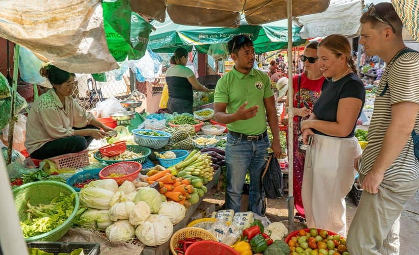 Phnom Penh: Silk Island Tour by Vespa with Tuk Tuk Available - Akreiy Ksatr Village, local snacks, and the ride home