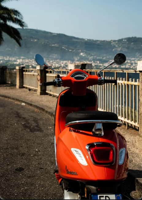 Piaggio Vespa Primavera 125 ABS - Picking up in Sorrento or Sant’Agnello