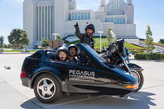 Private La Jolla Tour by Sidecar - Watching paragliders at Torrey Pines Gliderport