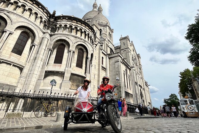 Private Sidecar Tour of Montmartre : Off the Beaten Path - Dalida’s statue and a local Paris custom
