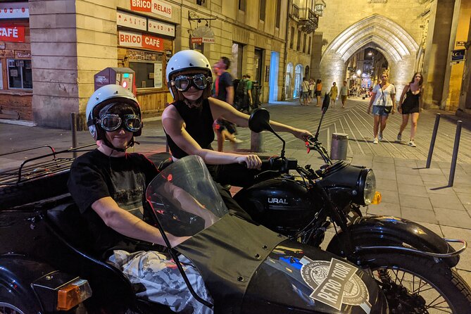 Private tour of Bordeaux at night in a sidecar - Cathedral Saint-André and Place Pey Berland