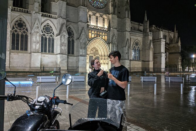 Private tour of Bordeaux at night in a sidecar - Basilique Saint-Michel and the city at night