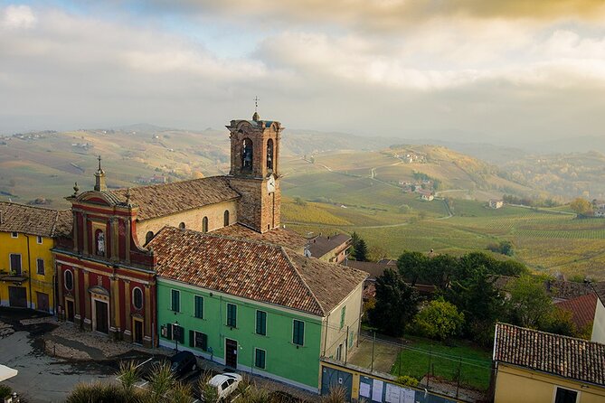 Private Vespa Tour "Among the hills of Barolo and Barbaresco" - Diano d’Alba and the final 360-degree view