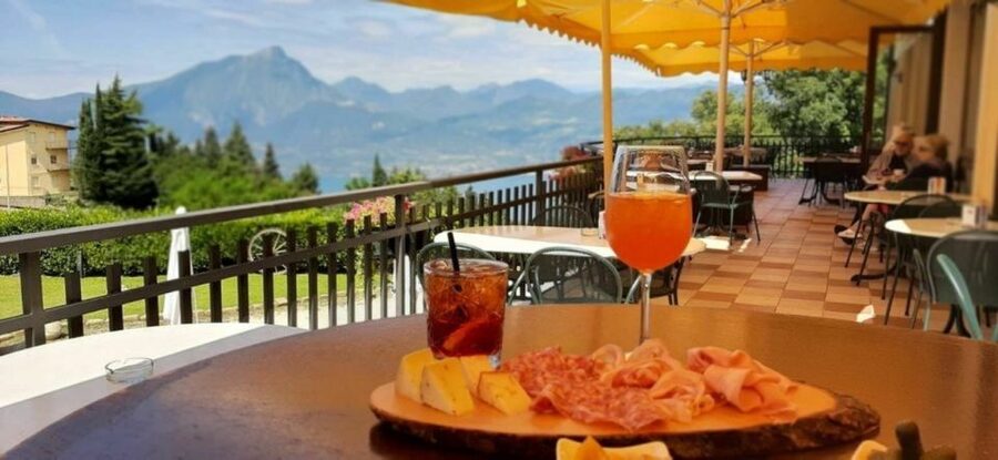 Riva del Garda: Lake Garda self-guided Vespa tour - Lunch at a small family restaurant