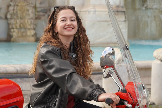Roma Vespa Tour Pick-up from Hotel - Stops 3 and 4: The fountain and Janiculum Terrace