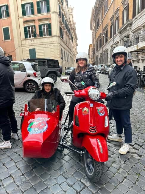 Rome 1.5 hours Private tour in Vespa Sidecar vintage style - Pincio Balcony and Piazza del Popolo