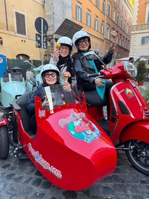 Rome 1.5 hours Private tour in Vespa Sidecar vintage style - Starting in Trastevere at Via Luigi Santini