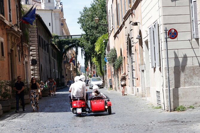 Rome 3 hours Vespa Sidecar Private Tour with Gelato - Piazza Venezia and the Quirinal Palace
