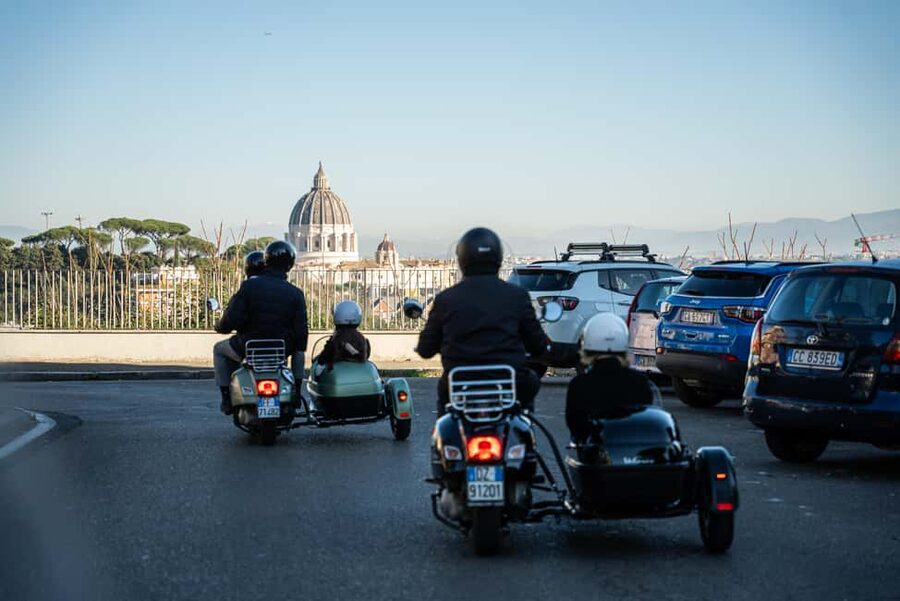 Rome: Evening Vespa Sidecar City Tour - The guides shape the experience