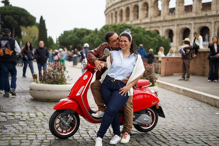Rome: Explore the City by Vespa with an Optional Photoshoot - Piazza Venezia closes the loop