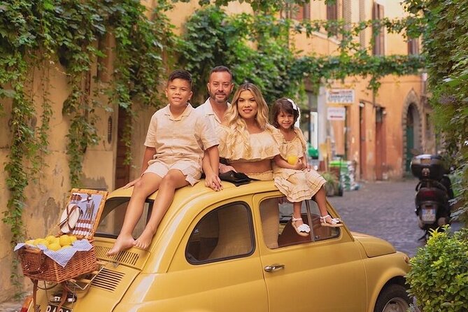 Rome Fiat 500 Vintage photo experience - The Colosseum in a 20-minute stop