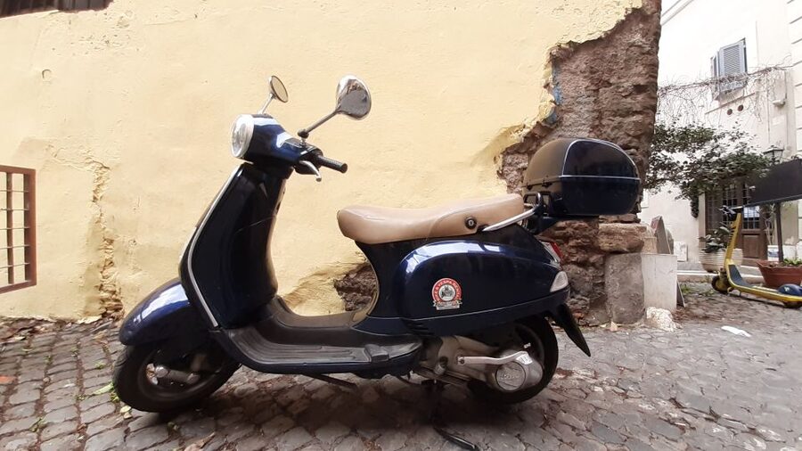 Rome: Half-Day Tour by Vespa with Driver - The Ancient Rome circuit: Colosseum, Forum, and Circus Maximus