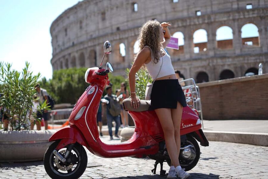 Rome: Night Photography service by Vespa with Aperol Spritz - Key points at a glance