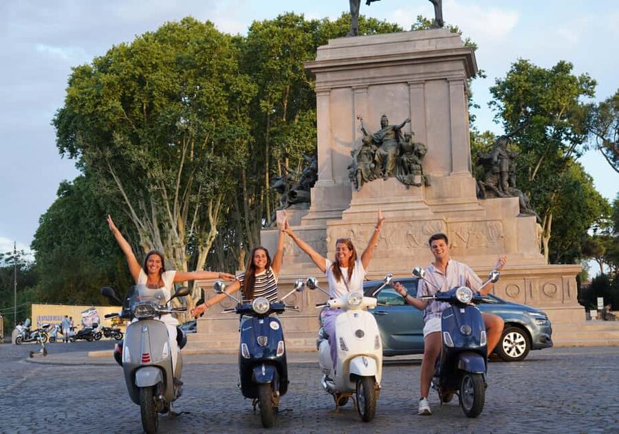 Rome: Night Photography service by Vespa with Aperol Spritz - What this Rome Vespa ride is really like