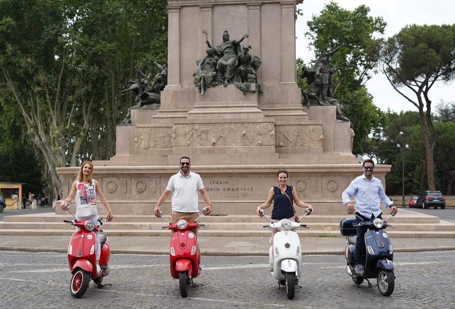 Rome: Night Photography service by Vespa with Aperol Spritz - Is $61 a fair price?