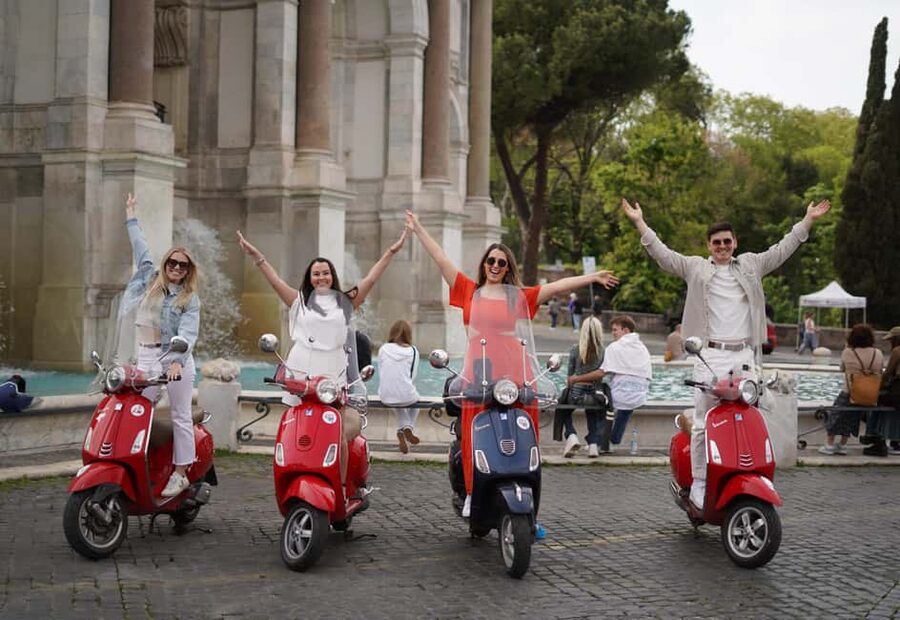 Rome: Photography Service by Vespa Scooter - Why a Vespa is a smart way to see Rome quickly