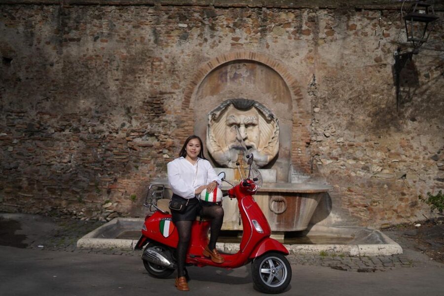 Rome: Photography Service by Vespa Scooter - Circus Maximus and the story of ancient Rome