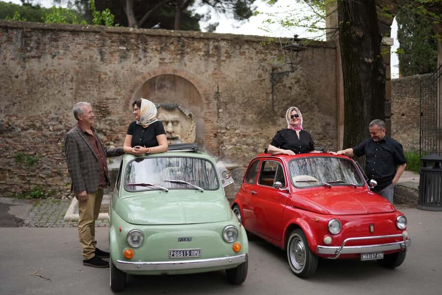 Rome: Photography service with Classic car fiat 500 - Fontana dellAcqua Paola and the route uphill