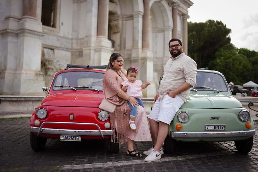 Rome: Photography service with Classic car fiat 500 - Cruising past Circus Maximus