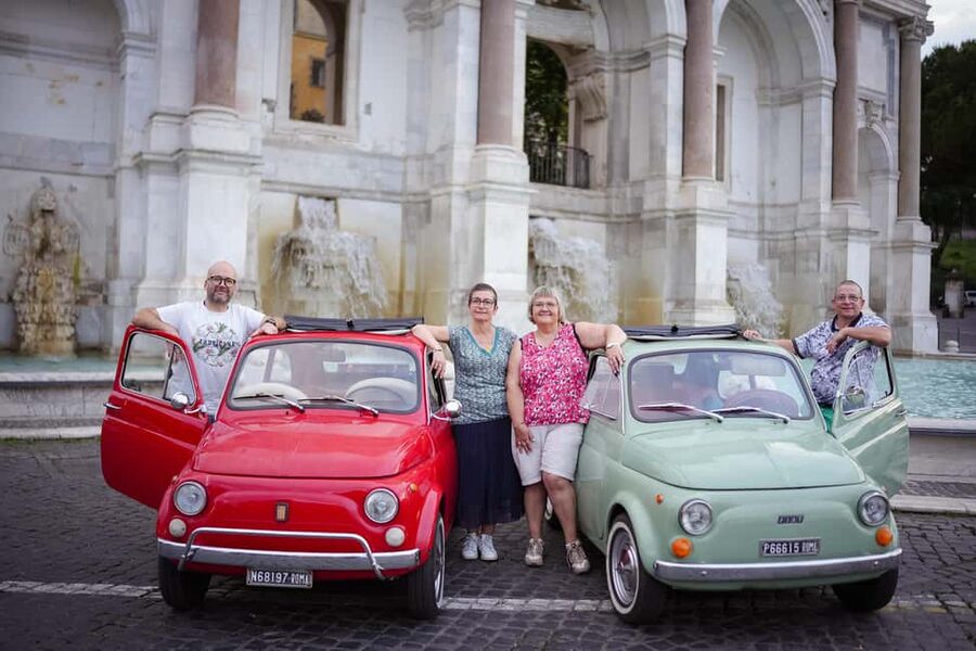 Rome: Photoshoot Service with Vintage Fiat 500 - Janiculum Hill for the big finish