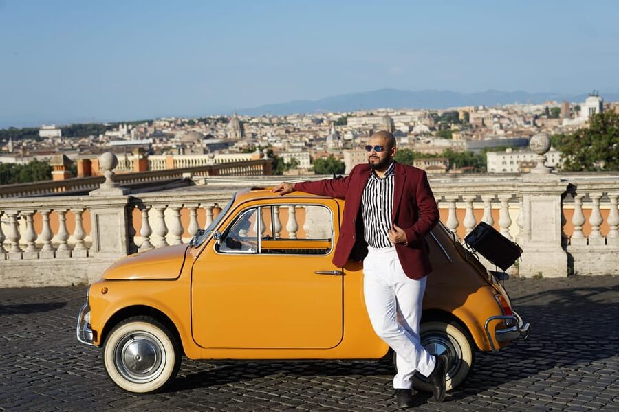 Rome Pro Photoshoot Service with Free Transport by Fiat 500 - Starting near the Colosseum