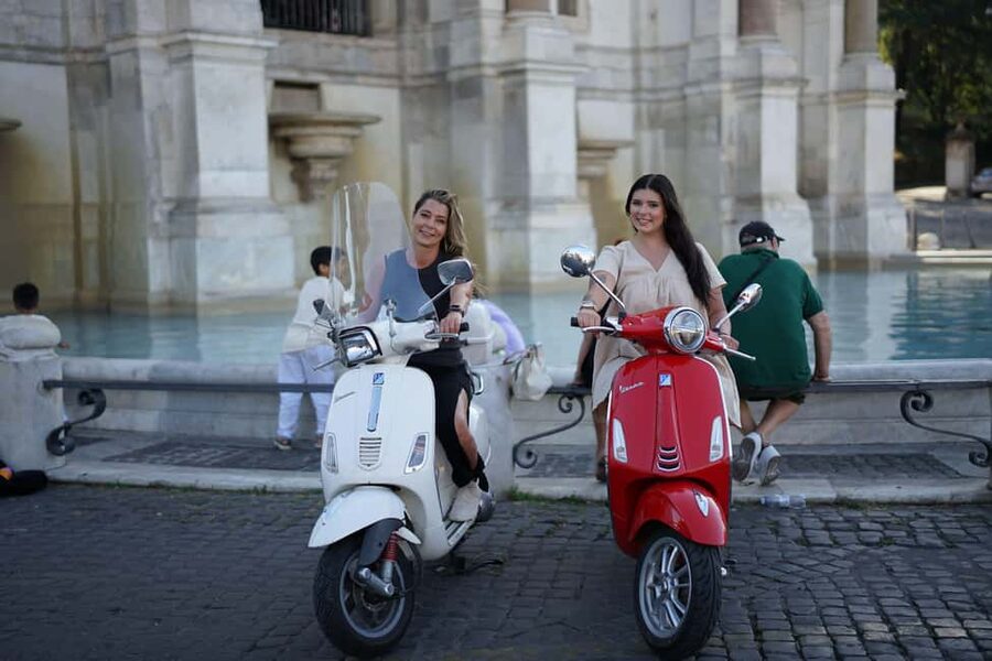 Rome: Vespa Photo Tour with City Center Pickup - Janiculum Hill: the grand finale above Rome