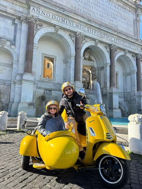 Rome: Vespa Sidecar Tour with Hotel Transfers & Gelato - Piazza Venezia and the Victor Emmanuel II Monument