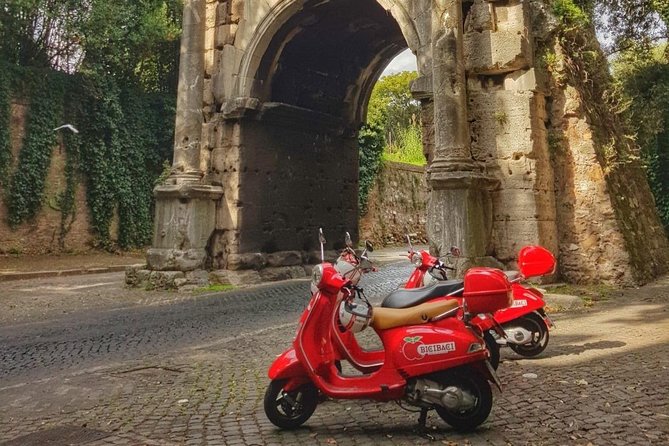 Rome Vespa Small Group Sightseeing Tour, 3 Hour Experience - The Knights of Malta keyhole