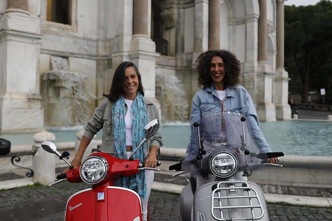 Rome Vespa Tour and Professional Photoshoot - Starting beside the Colosseum