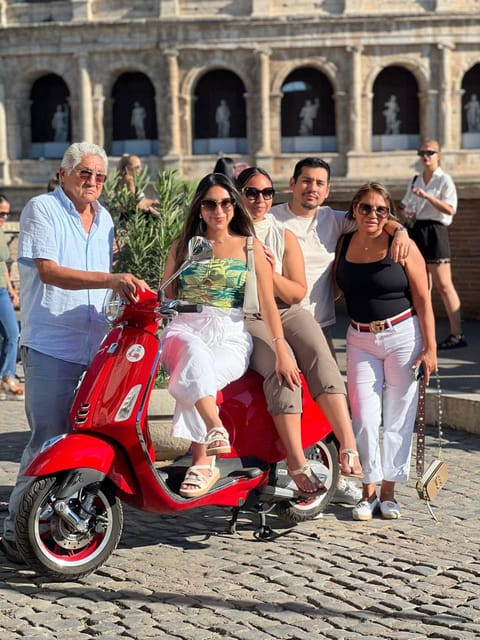 Rome: Vespa Tour & Professional Photoshoot - Acqua Paola and Janiculum Hill
