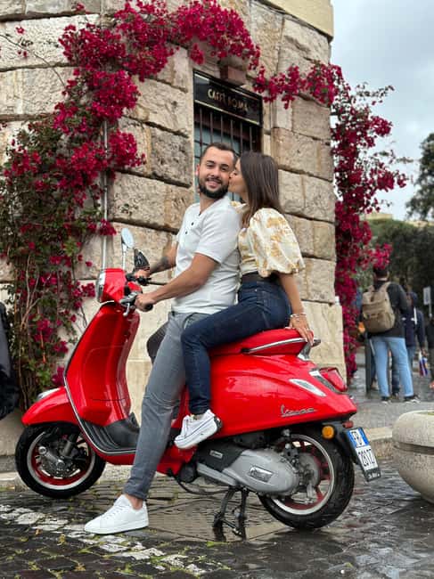 Rome: Vespa Tour with Local Guide - Fontana dell’Acqua Paola ends with a view and dessert