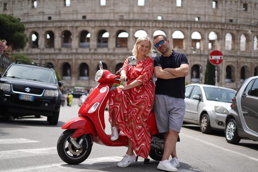 Rome: Vespa Tour with Photo services Small‑Group Highlights - Guides, comfort, and safety