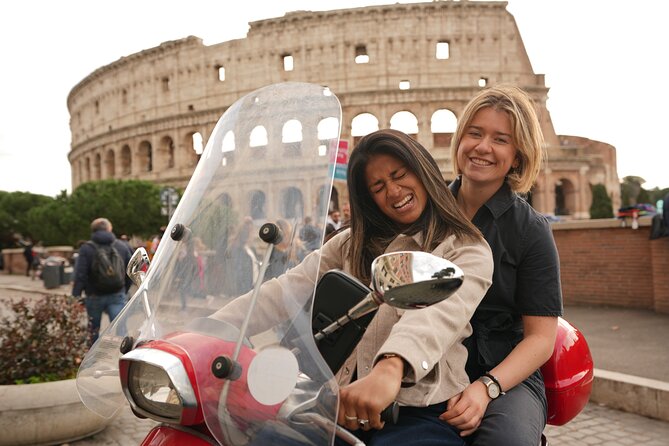 Rome: Vespa Tour with Photographer and Tiramisu treat - Finishing near Piazza Navona