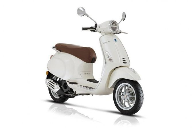 Scooter Rental Vespa Primavera 125cc from Sorrento - Starting at Corso Italia 333 in Piano di Sorrento