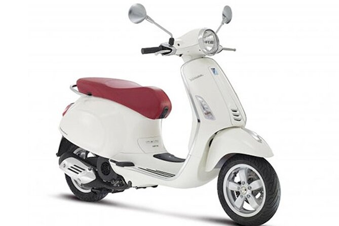 Scooter Rental Vespa Primavera 125cc from Sorrento - What you actually receive with the rental