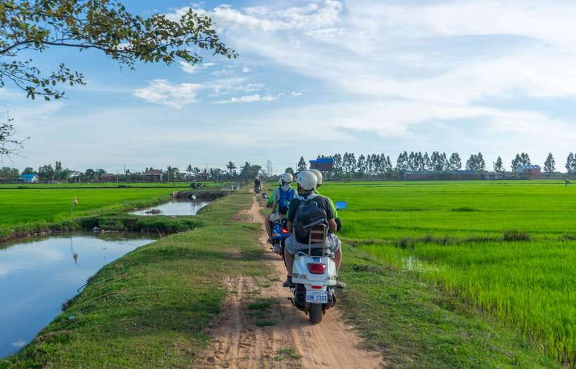 Siem Reap Countryside Sunset Vespa Tour or Tuk Tuk - Who should book this countryside ride